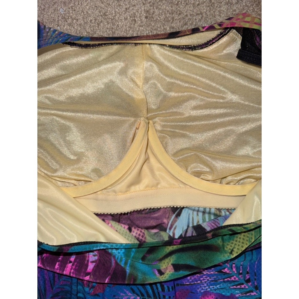 Miraclesuit Multicolor Tropical Tankini Top. - Picture 4 of 7